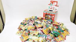 クリスマスサンタ人気スナック菓子プレゼント100名様用の商品画像
