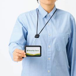 リール付IDカードホルダー ブラックの商品画像