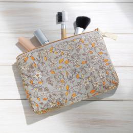 フィオリート・キルティングスリムポーチの商品画像